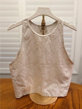 🌾Athleta Cropped Workout Tank | Medium | Beige Print | Excellent Condition